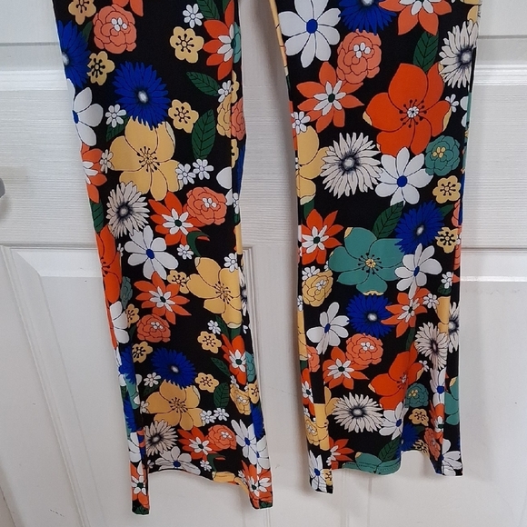 Floral Patterned Pants - Picture 3 of 3